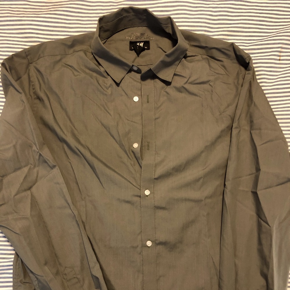 H&M Men’s Large Long Sleeve Shirt.
